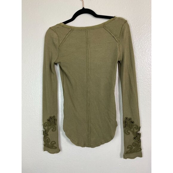 Free People Masquerade Cuff Thermal Sweater Size Small Olive Green Waffle Knit - Picture 11 of 15